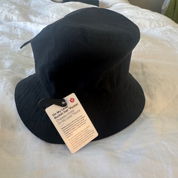 Lululemon Bucket Hat w/ pocket - Picture 3 of 4